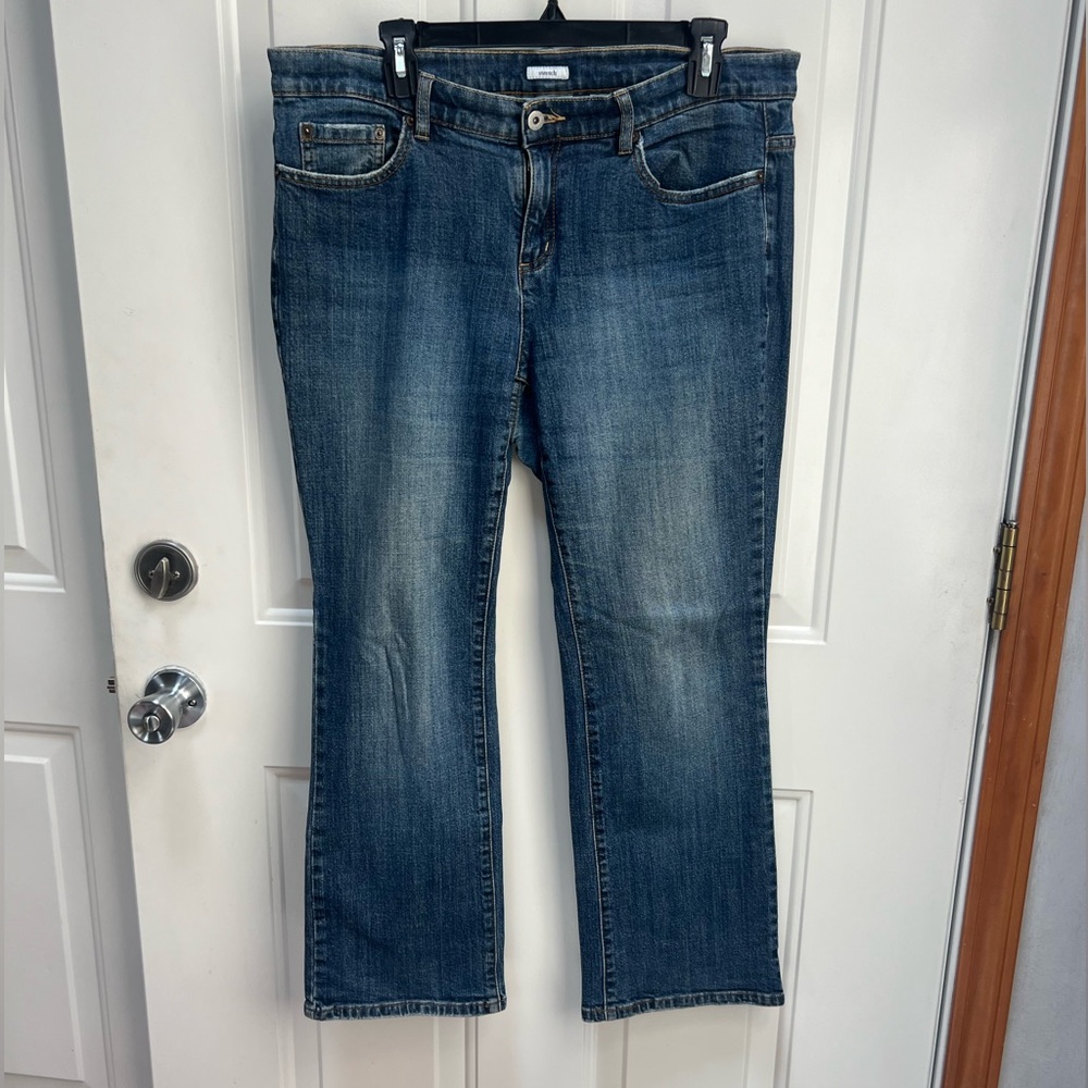 Liz & Co Blue Boot Cut Jeans with Vintage Wash